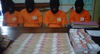 Lama Diincar, Dua Pengedar Uang Palsu di Pekanbaru Diringkus