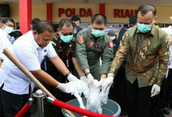 Polda Riau musnahkan 33 kg Sabu & 81 ribu Pil Ekstasi
