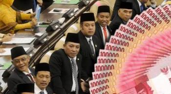 Awal Bulan September 2017, DPRD Pekanbaru terima tunjangan dua kali lipat. Anggaran dari ini