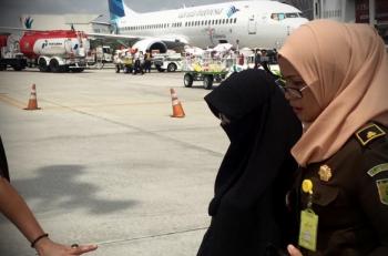 Diburon Jaksa, Notaris Senior Pekanbaru Neni Sanitra ditangkap di Bandara