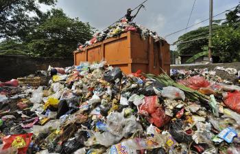 Pengamat Pertanyakan Kebijakan Swastanisasi Sampah Pekanbaru