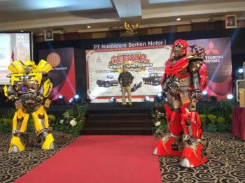 Robot Transformer semarakkan Gebyar Wirausaha NBM Pekanbaru