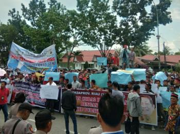 Plt Bupati Bengkalis Ditetapkan Sebagai DPO