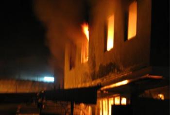 Istri Cari Nafkah Pak Madura Hangus Terbakar