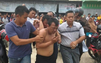 Perampok Mobil di Inhu bonyok dihajar warga