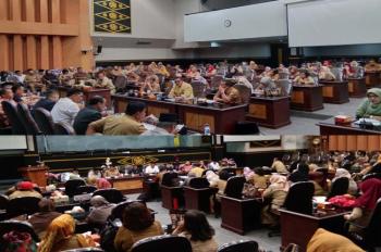 Duit transport dipotong Rp550 ribu, puluhan guru ancam demo Pemko