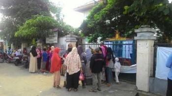 Anak tak diterima, warga tempatan gembok pagar SDN 78 SDN 90 Pekanbaru