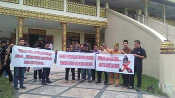 Tuding Musda LAMR Pekanbaru Abal-Abal, DPH LAMR Kecamatan Gelar Aksi di LAM Riau