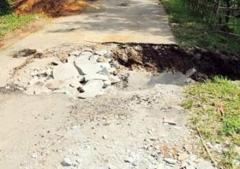 Gorong-gorong menuju 2 dusun di Rohul Amblas, Pemda Diam
