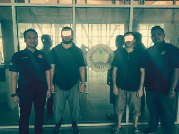 2 bule Jerman di Pekanbaru dideportasi dan dicekal 6 bulan tak boleh ke Indonesia