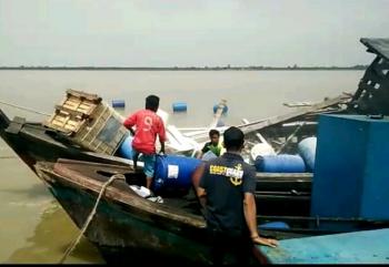Kapal di Meranti meledak, Kapten & dua ABK terbakar