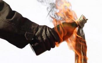 Diduga gara-gara proyek, rumah Kadis Bina Marga Riau dimolotov