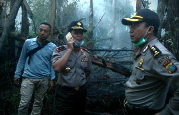 Dapati hanya 1 alat padamkan api di TNTN, Kapolda Riau telepon Gubernur & Bupati
