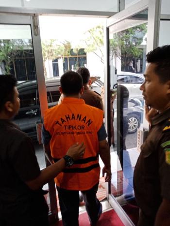 Pengembangan kasus korupsi Bappeda Rohil, pegawai Bupati Suyatno ditahan jaksa