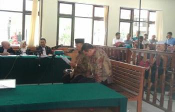 Bacakan Pledoi, Bupati Rohul non Aktif Suparman Bantah Terima Uang