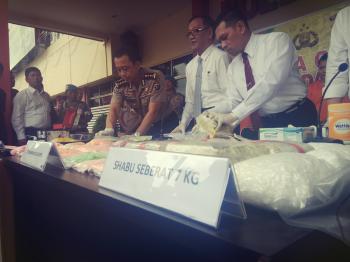 Tangkap sindikat Internasional, Polda Riau sita 7,5 kg sabu & 28.500 ekstasi