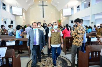 Menuju New Normal, Gubri Tinjau Gereja HKBP Pekanbaru