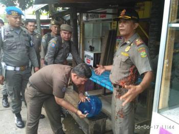 Sita barang pedagang, Satpol PP Kampar disirami Cabe