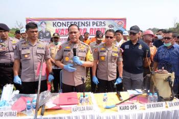 Polda Riau Tetapkan PT SSS Pelalawan Tersangka Karhutla