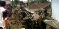 Rumah ditimpa truk batubara, Ibu dan anak di Inhu tewas berpelukan