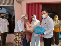 Politisi Demokrat Pekanbaru Bagikan 400 Kupon Zakat Harta di 2 Kecamatan
