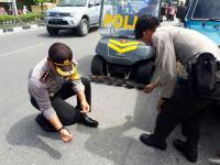 Waw, ada 3kg ranjau paku di Jalan Tuanku Tambusai dibersihkan Polresta Pekanbaru