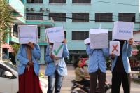 Tolak LGBT, BEM UR Pekanbaru aksi di depan gerbang Kampus 