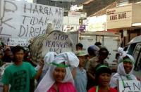 Diancam Akan Aksi Bugil, Pembongkaran Lapak Pasar Pagi Arengka Ditunda