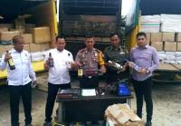 TNI-Polri di Riau amankan ribuan botol miras, rokok & oli ilegal