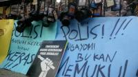 Beda dengan Kapolri, walau Minta maaf, Kapolda Riau tak nyatakan Polisi pemukul wartawan salah