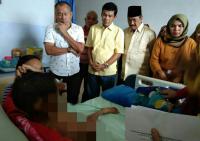 Fraksi dan Partai Golkar Pekanbaru, Kunjungi Pasien Cilik Tumor Ganas di PMC