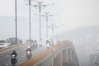 Pekanbaru "Memutih" - Asap Nyebar ke Malaysia dan Singapura, Warga : Inilah Annas...