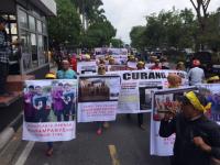 Tuding Pilkada Pekanbaru 2017 curang, kantor walikota digeruduk Gemppur