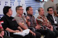 Kapolda Riau Jelaskan Dashboard Lancang Kuning Kepada Jokowi