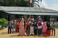 Polsek Tapung Bantu Al Quran untuk MIS Ash-Shobirin