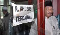 Tengku Azmun Jaafar Divonis 1,6 Tahun Penjara