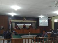 Hakim Ancam Jerat Indra Gunawan Berikan Keterangan Palsu
