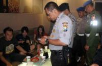 Razia Dua Club Malam, BNNP Riau Ciduk 45 Orang Positif Narkoba
