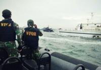 TNI AL Dumai kepung & tembaki kapal penyelundup