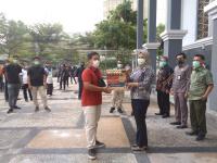Wabah Covid-19, Sekretariat DPRD Pekanbaru Bagikan 137 Paket Sembako