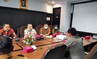 Rapat Bersama Satpol PP, DPM-PTSP & Bapenda, Komisi II DPRD Pekanbaru Minta Reklame Ilegal Dipotong
