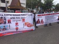 Lagi, pendemo tuding Keluarga  Gubernur Riau lakukan Pungli proyek