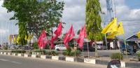 Atribut dan Bendera Partai Pengusung, Meriahkan Kampanye Jokowi Di Kota Dumai