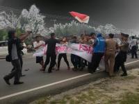 Niat serukan "Tangkap Jefry Noer" ke Jokowi gagal, warga Kampar dihajar