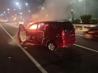 Xenia Terbakar Saat Antre Isi Bensin di SPBU Pelalawan