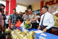 Peredaran 17 Kg sabu-sabu dalam kemasan teh digagalkan Ditresnarkoba Polda Riau