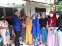 NasDem Riau Berbagi 150 Kg Rendang Lebaran & 1 Ton Beras 