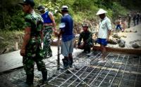 Semenisasi Jalan Penghubung antar Desa program TMMD Kodim Bengkalis capai 50 persen