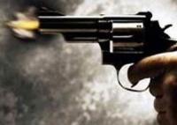 Dorr!!! Pistol milik Bripda Syahrul meletus, Bripda Ridho terkapar