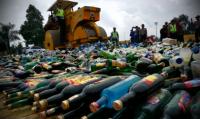 Polres Inhu musnahkan ratusan botol miras & barang bukti kejahatan
